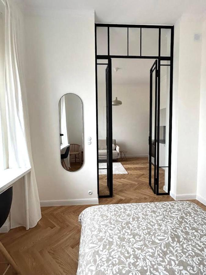 Apartament Old Town , Wi-fi , 2-beds , Aesthetics - By Hik *